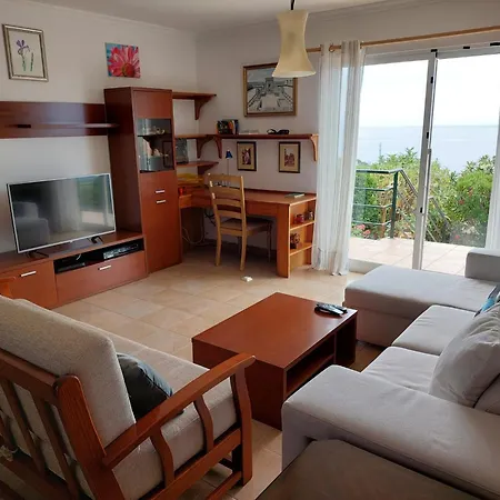 'casa Do Gabriel' Spacious Madeirian With Private Garden And Ocean View Vakantiehuis