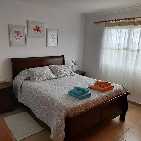 'casa Do Gabriel' Spacious Madeirian With Private Garden And Ocean View Vakantiehuis Estreito Da Calheta
